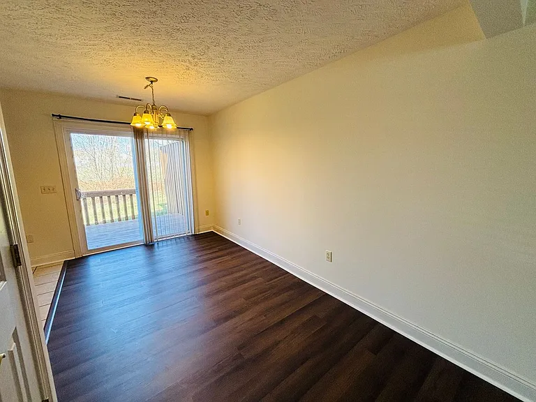 385 Oak Tree Blvd NW — Photo 12