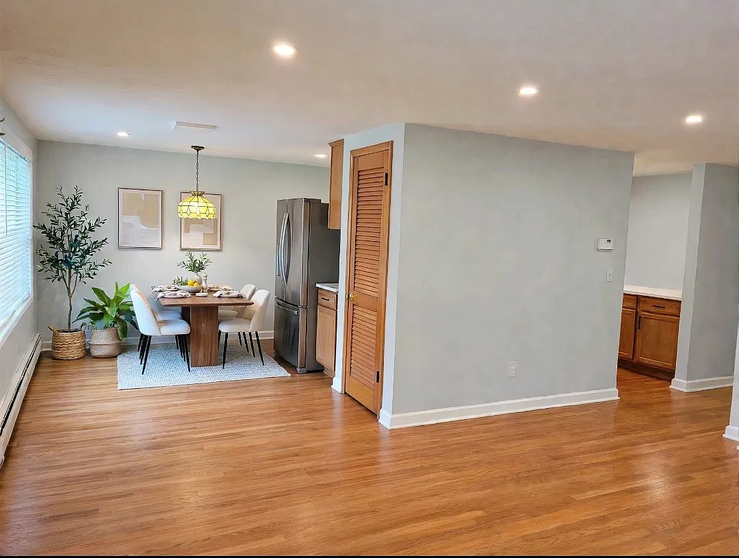 3 bed, 1288 sqft, $3,200 — Photo 2