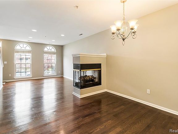 5th image of 3272 Newbury Pl #1