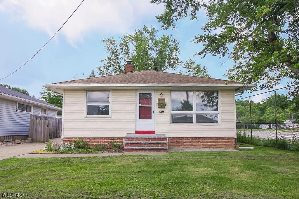 3323 Wales Ave photo 1