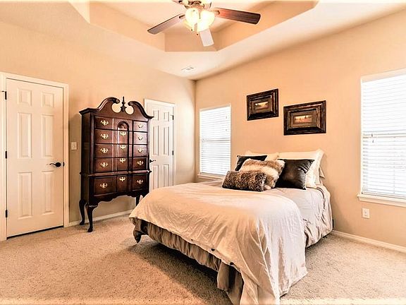 5th image of 5000 W Lakewood Ct