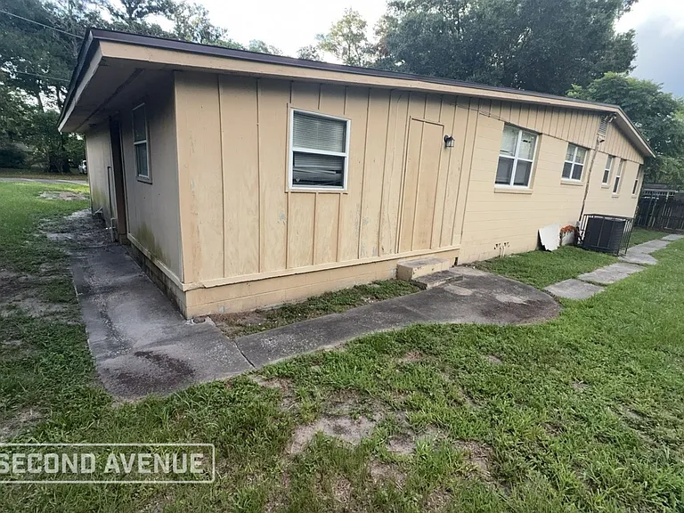 1320 Bretta St — Photo 10