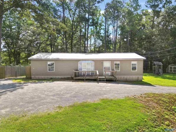 89 Red Bud Ln, Decatur, AL 35603