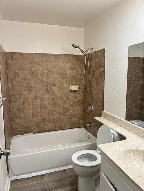 2 bed, $1,990 — Photo 4