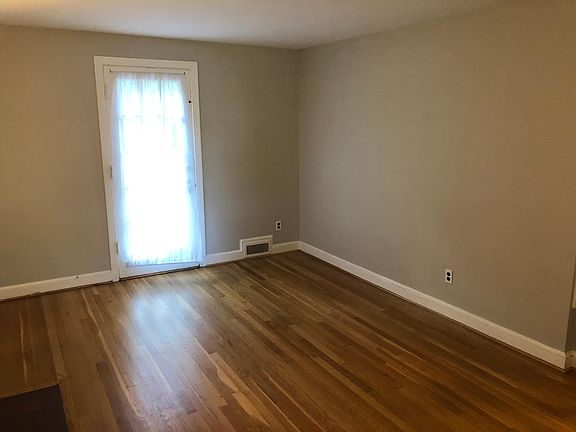 3rd image of 105 Gladwyne Ct