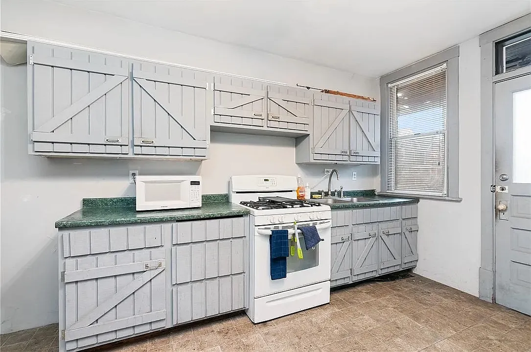 2 bed, 832 sqft, $1,098 — Photo 2