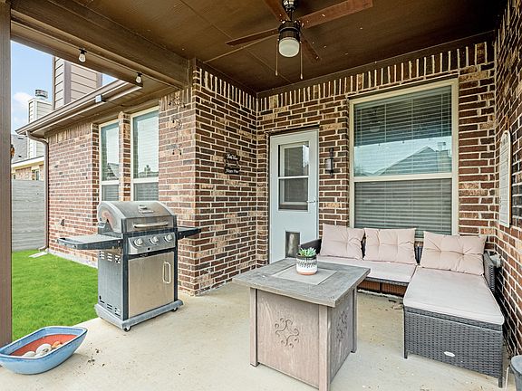 5th image of 916 Falcon Rd