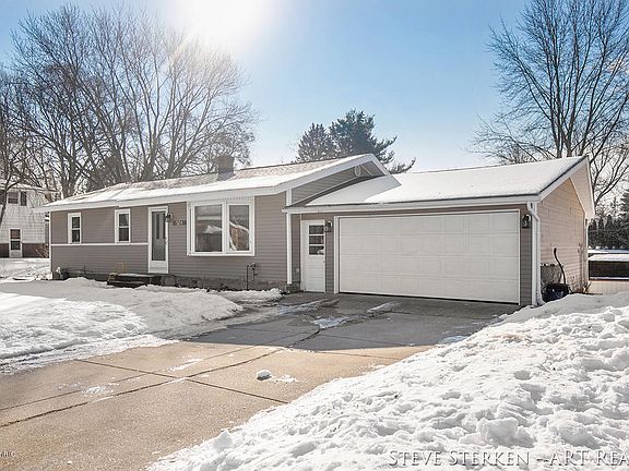 3rd image of 524 Alice Ave