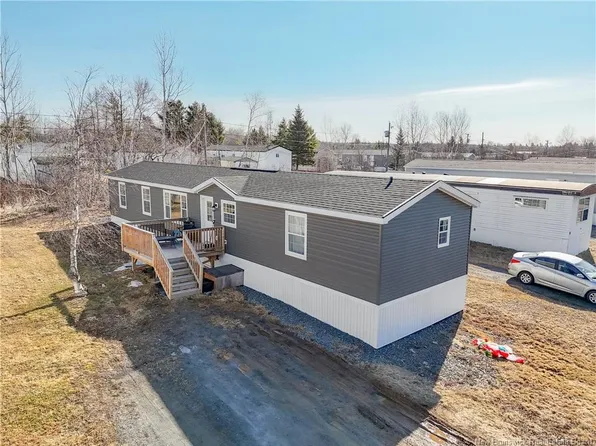 42 Elmdale Cres, Hanwell, NB E3B 6R1
