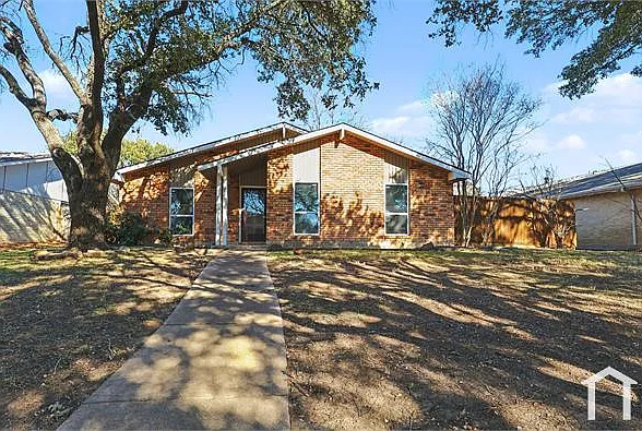921 Middle Cove Dr — Photo 13