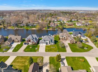 1787 John Paul Ct, Oxford, MI 48371