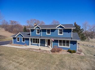 W227S4270 Concord Ct, Waukesha, WI 53189