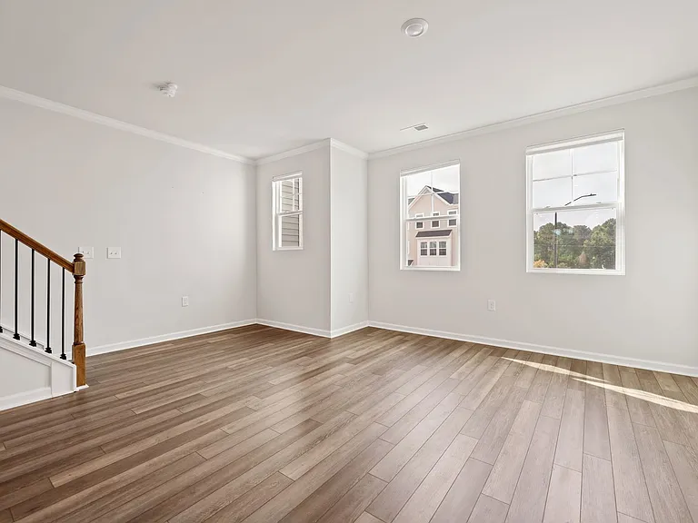 1090 Shoreside Dr — Photo 6