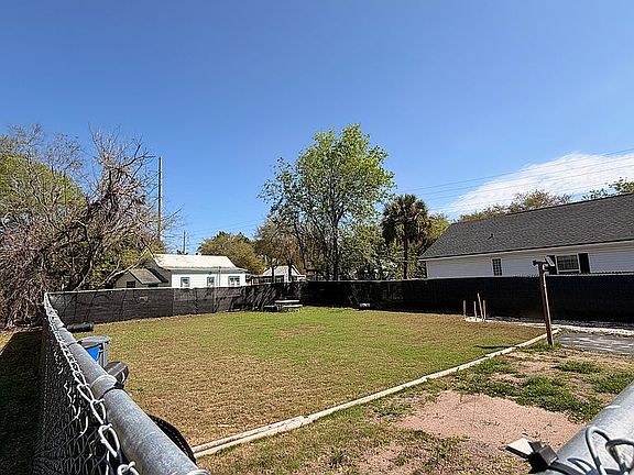 5th image of 1237 Swift St