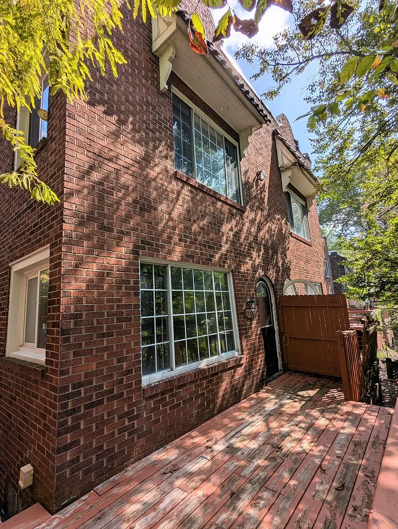 2 Bedroom 1.5 Bathroom Single Family Home with Off Street Parking! (Perry North) — Photo 1
