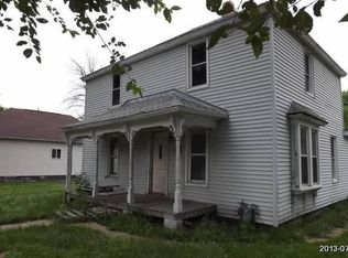 104 W Orange St, Pana, IL 62557