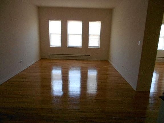 2nd image of 1615 W 87th St APT 303