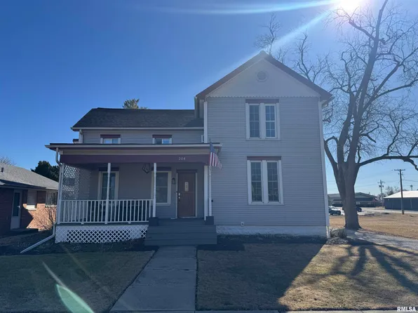 204 E 2nd Ave, Deer Creek, IL 61733