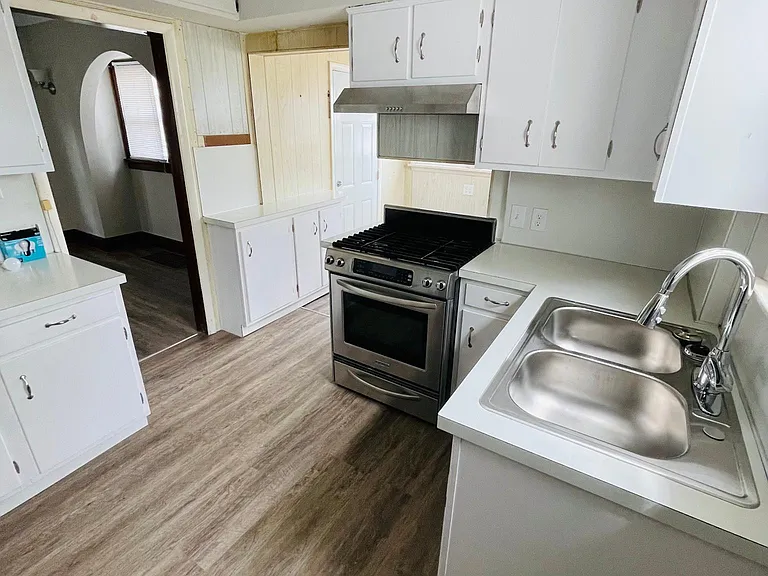 521 Shasta Dr — Photo 5