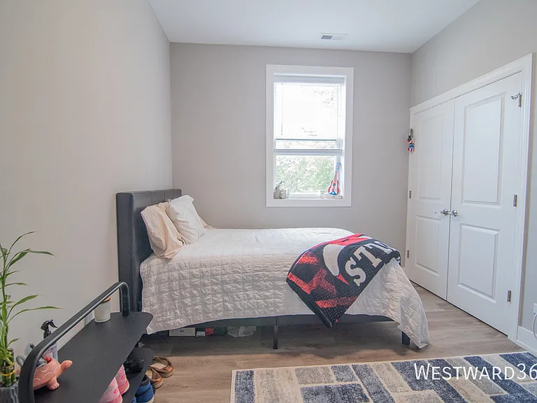 2448 N Albany Ave #2S — Photo 5