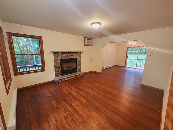2nd image of 5 Lenape Dr