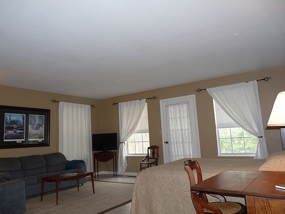 5th image of 4127 Klamath Cir