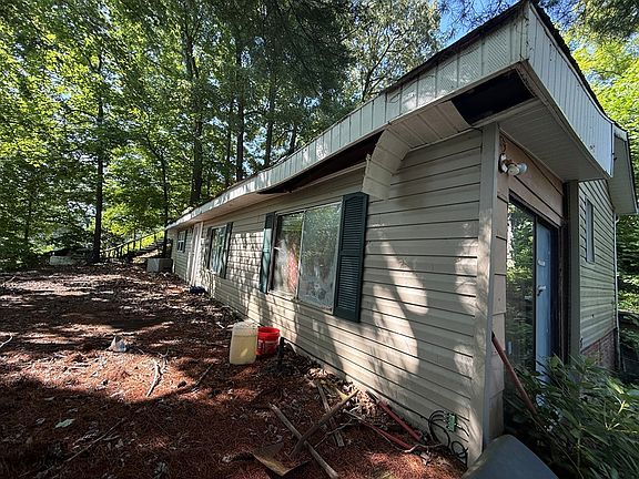 3rd image of 84 High Bridge Dr