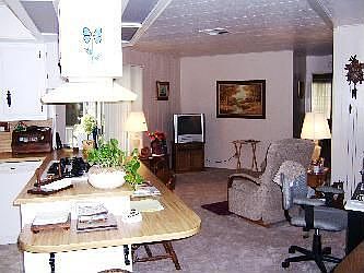 Breakfast Bar & Family Room