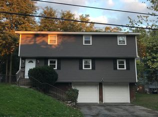 102 Hughes Pl, Syracuse, NY 13210