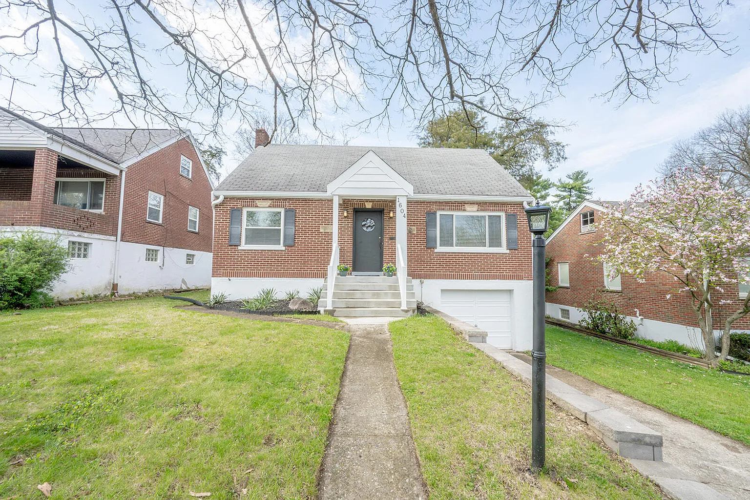 1604 E Henry Clay Ave photo 1
