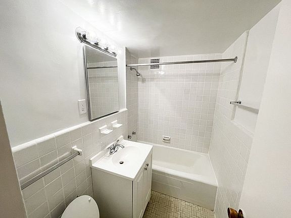 5th image of 7 E 86th St APT 1D