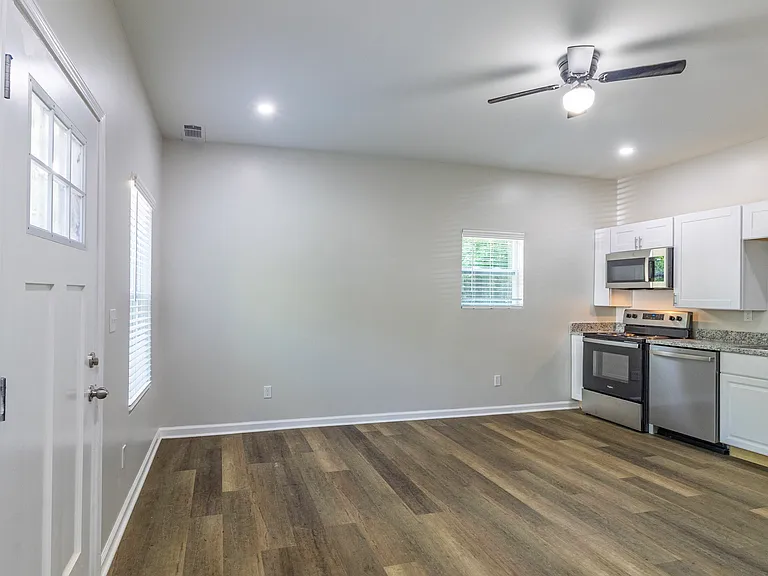 2065 Freeman St — Photo 14