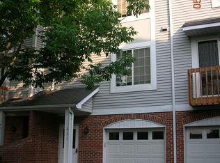831 W Saint Johns Pl, Palatine, IL 60067