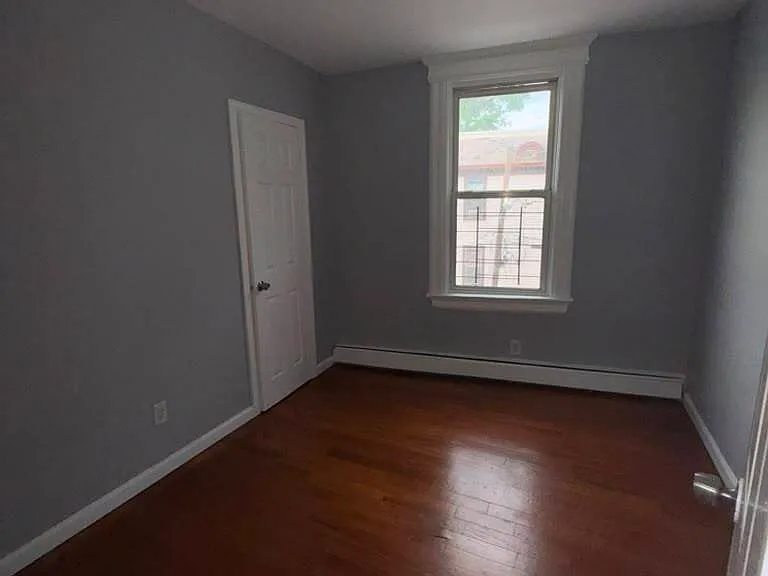 544 Grove St — Photo 10