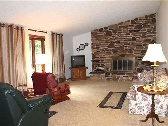 5th image of 7980 Forest Dr