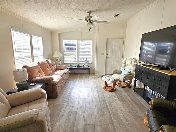 5th image of 17100 Tamiami Trl #207