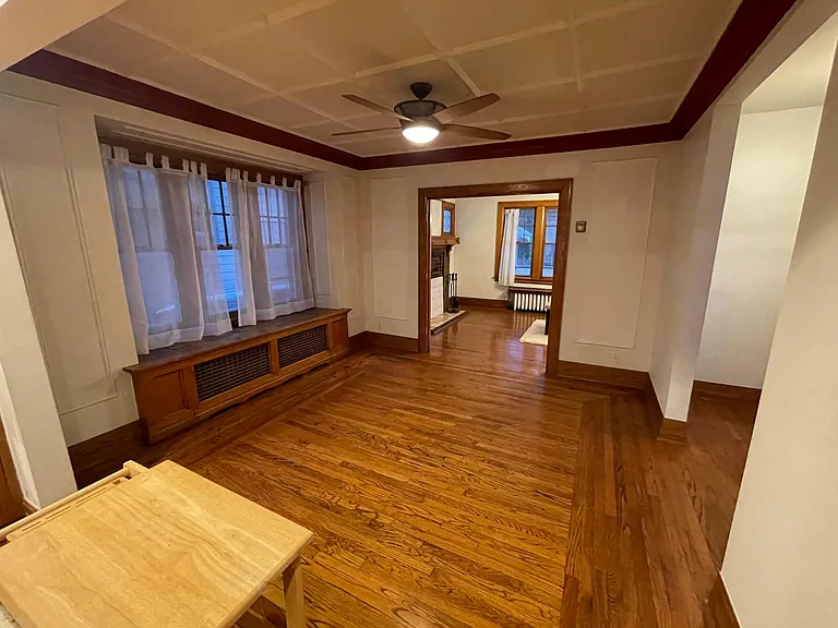 319 Dewey St — Photo 10