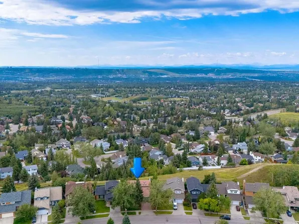 111 N Hawksbrow Dr NW, Calgary, AB T3G 3B5