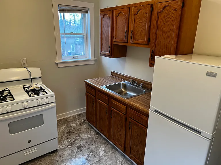 19 E James St #3 — Photo 4