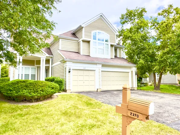 2370 Legends Ct, Riverwoods, IL 60015