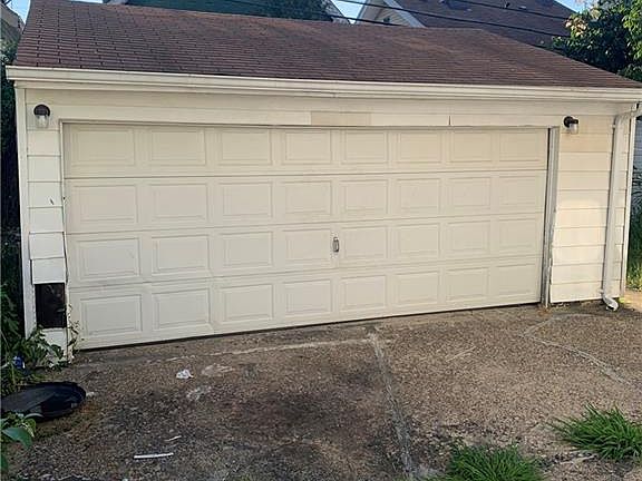 2nd image of 476 E 120th St