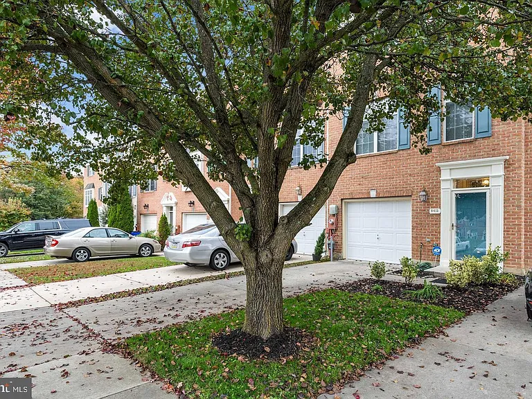 8415 Gold Sunset Way — Photo 1