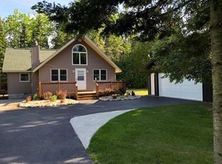 18151 Cedar Terrace Dr, Presque Isle, MI 49777