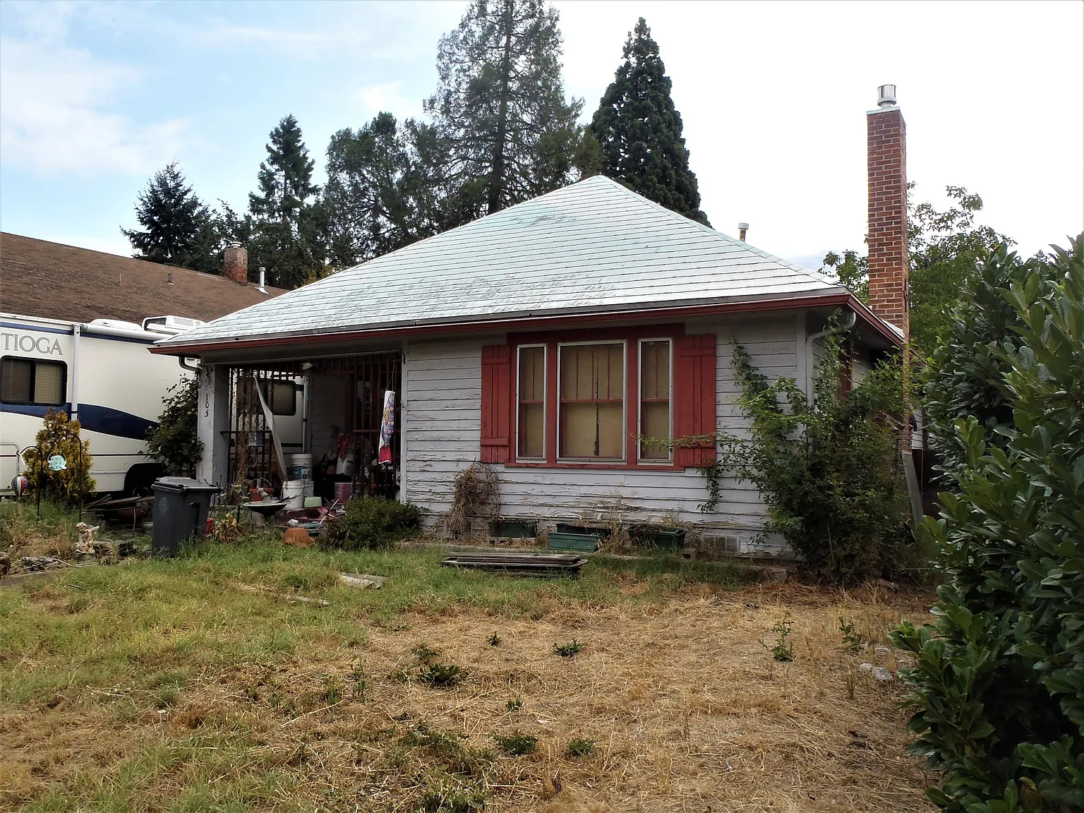 105 Vancouver Ave photo 1