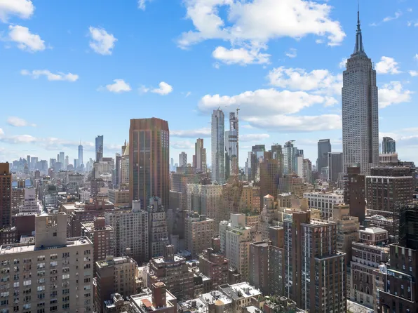 325 Lexington Avenue image 10 of 11