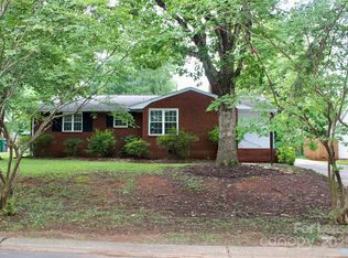 4112 Castlewood Rd, Charlotte, NC 28209