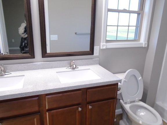 4th image of 8083 E Hoover Dr