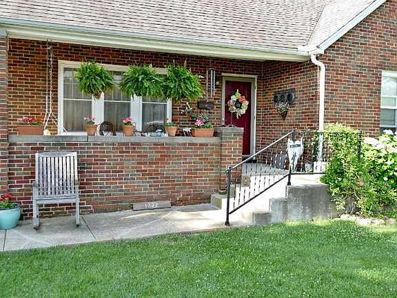 4th image of 1322 W Marlene Ave