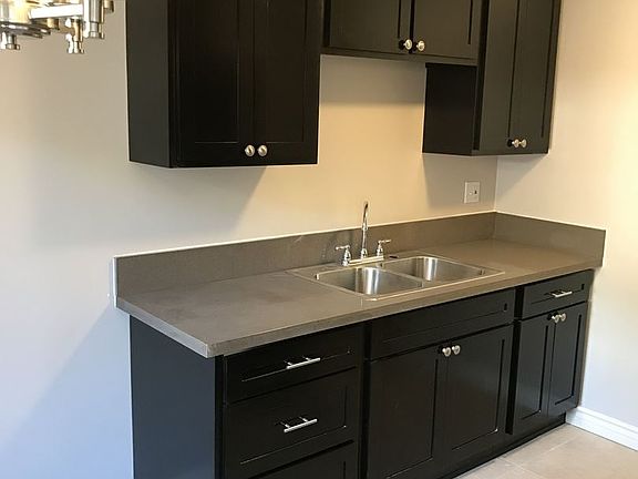 5th image of 3937 Gibraltar Ave APT 01