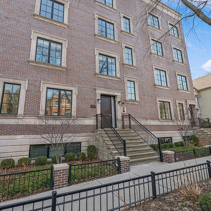 1st image of 647 W Aldine Ave Unit 2W